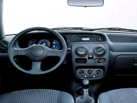 Trager Dacia Solenza prima generatie [2003 - 2005] Sedan 1.4 MT (75 hp) DACIA SOLENZA 1.4 BENZINA