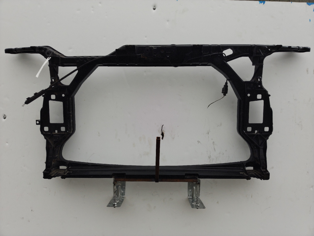 Trager fata Audi A4 an 2010 cod piesa 8K0805594j