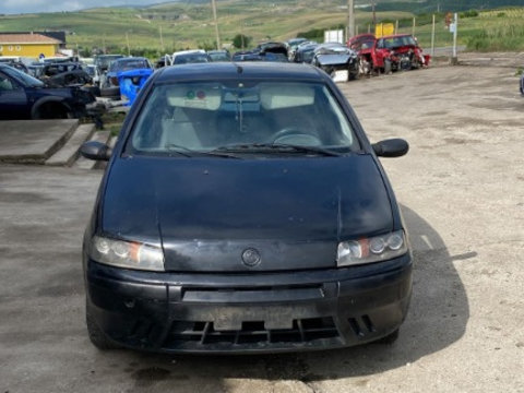 Trager Fiat Punto 2002 hatchback 1242 benzina