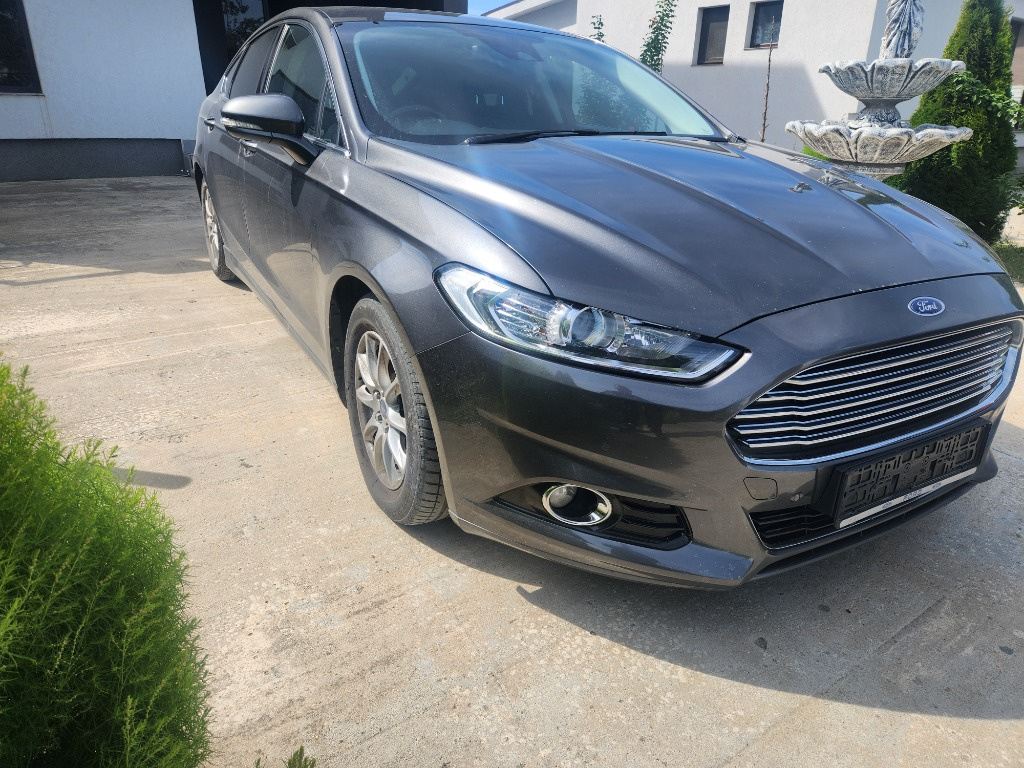 Trager Ford Mondeo 5 2016 Hatchback 2.0TDCI