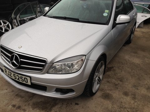 Trager Mercedes Benz C class w204 2008