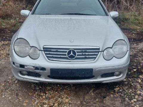 Trager Mercedes C-Class W203 2004 coupe 2.2 CDI