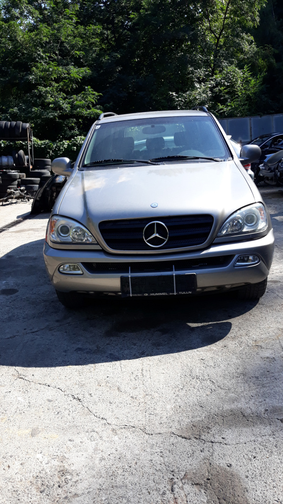 Trager Mercedes M-Class W163 1998 SUV 3.2