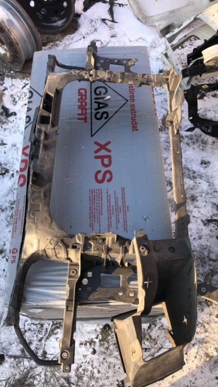 Trager/ panou frontal/ calandru skoda octavia 2002