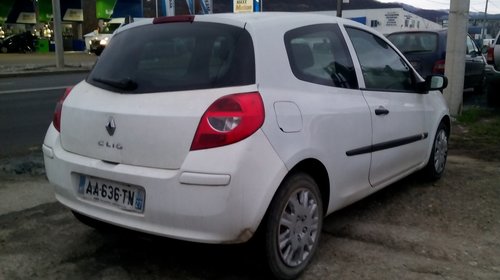 Trager Renault Clio 2009 coupe 1.5 DCI