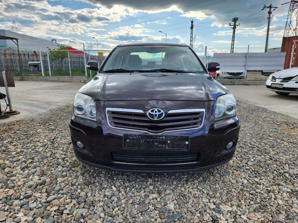 Trager Toyota Avensis 2007 Berlina 2.2