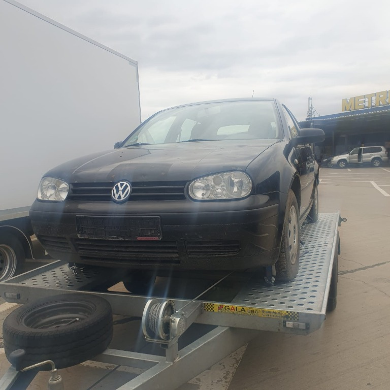 Trager Volkswagen Golf 4 2001 HatchBack 1.4