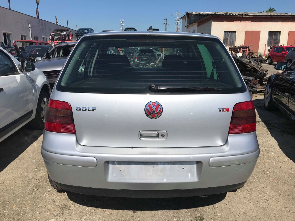 Trager VW Golf 4 2001 HATCHBACK 1.9 TDI