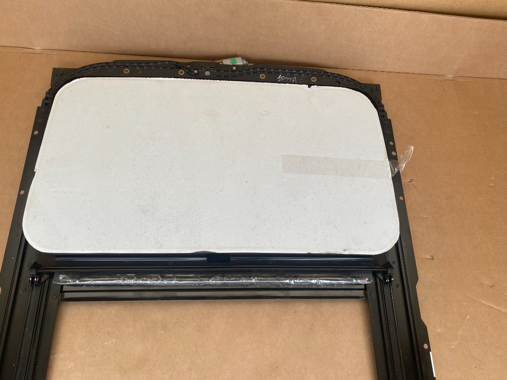Trapa cu motoras VW Jetta 2016 5C6877041