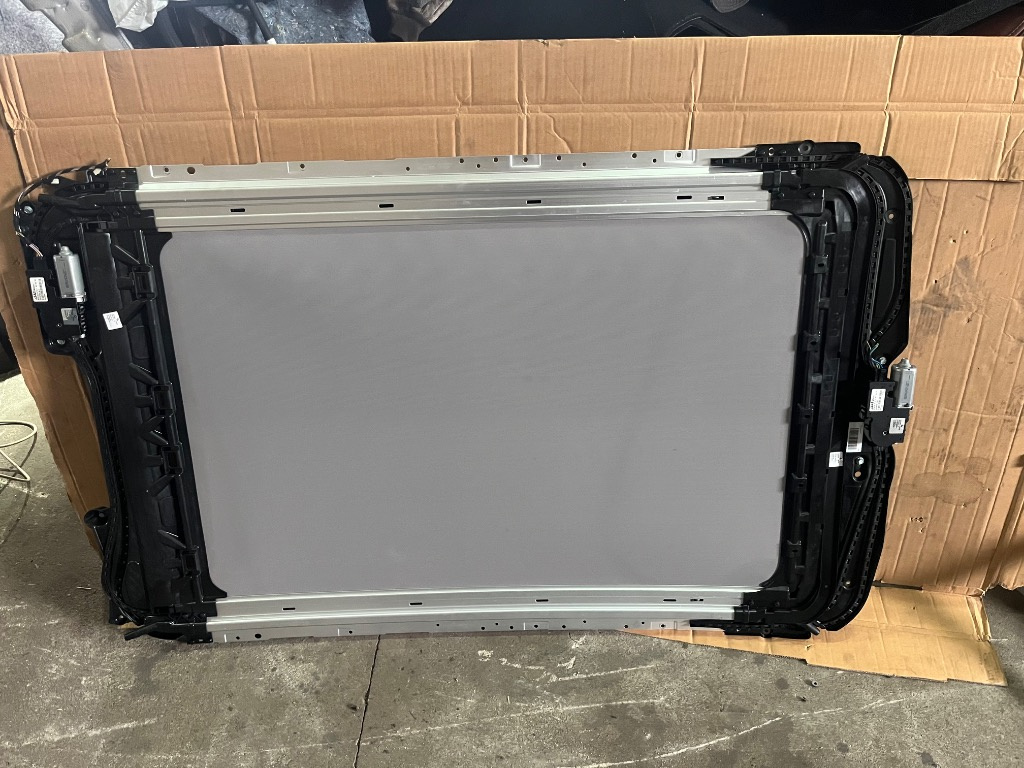 Trapa panoramic BMW X1 F48 2021