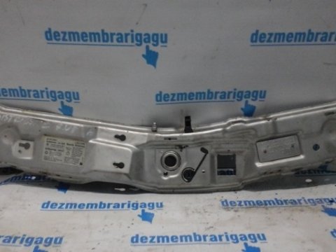 Traversa intre faruri Opel Meriva