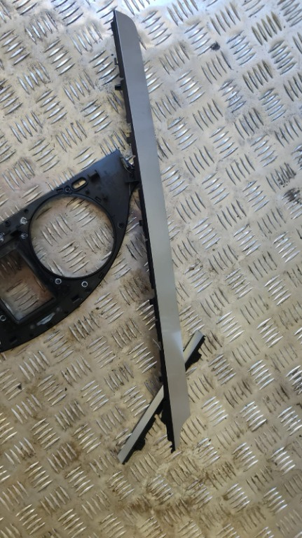 Trim bord Vw Passat B6 1.4 TSI 150 Cp / 110 KWcod motor CDG / CAV, an 2009 cod 3C8858366F / 3C1857212AD