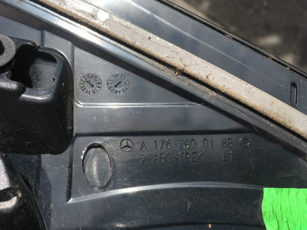 Trim dreapta haion Mercedes A-class 2015