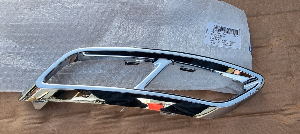 Trim / Ornament cromat stanga evacuare Vw Arteon 2018 2019 2020 2021 2022