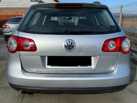 Tripla dreapta haion VW Passat B6 din 2007