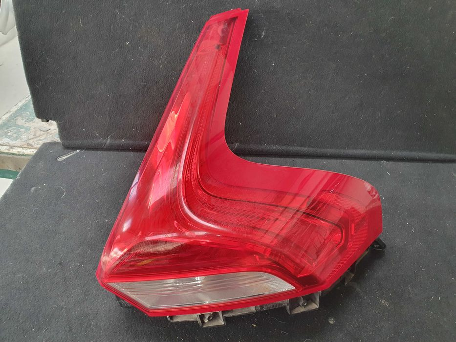 Tripla dreapta volvo v40