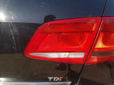 Tripla / Lampa / Stop Dreapta Capota Portbagaj VW 