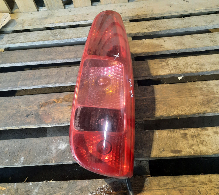 Tripla lampa stop dreapta Peugeot 807 an 2007