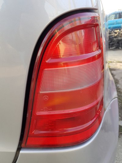 Tripla / Lampa / Stop Dreapta Spate Mercedes Benz 