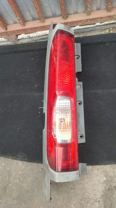 TRIPLA/LAMPA/STOP STANGA-DREAPTA RENAULT TRAFIC FA