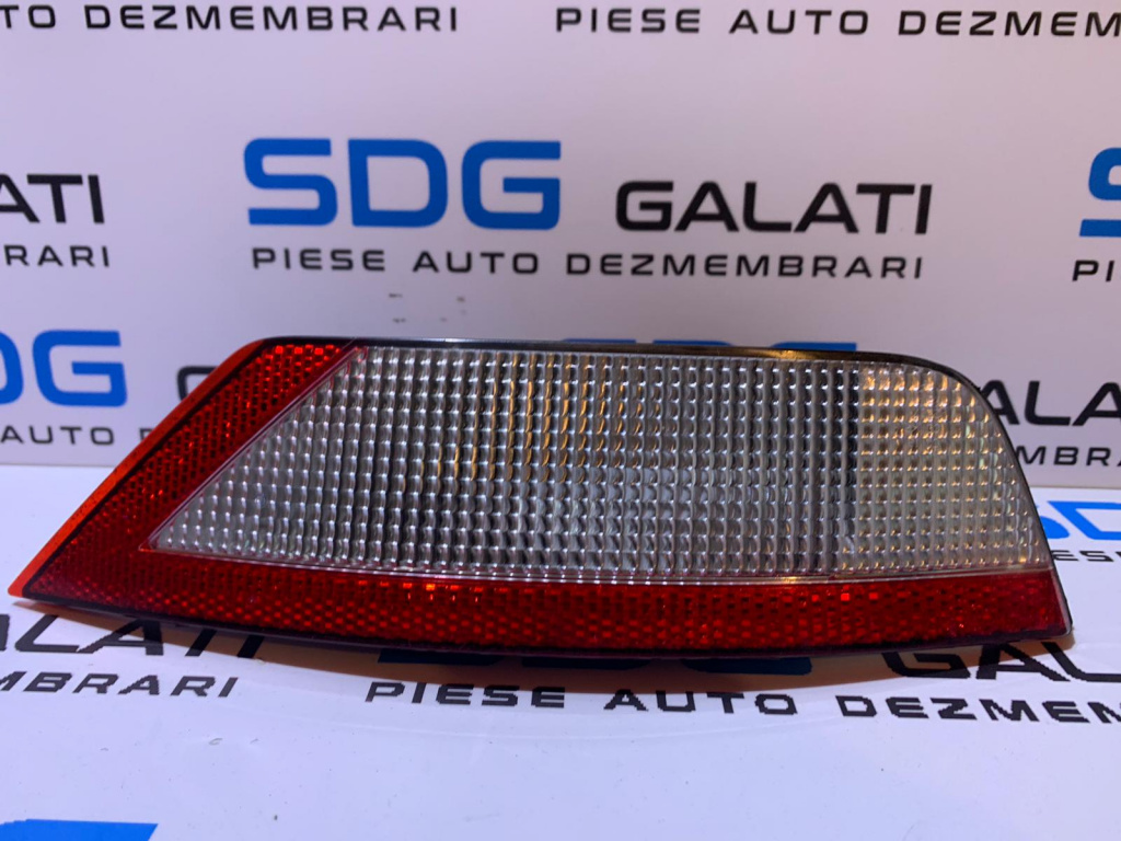 Tripla Proiector Ceata Dreapta Spate Ford Focus 2 Hatchback Facelift 2007-2011 Cod: 8M51-15501-AB