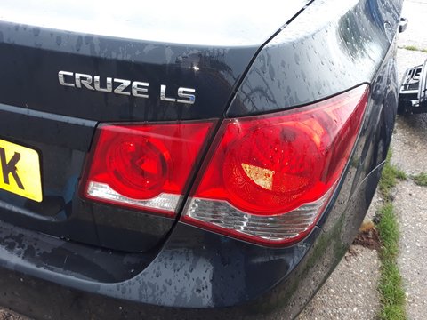 Tripla/stop aripa dreapta Chevrolet Cruze 1.6i An 2011!!!