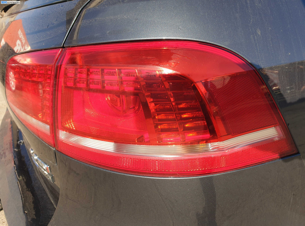 Tripla Stop Lampa Dreapta de pe Aripa Caroserie Volkswagen Passat B7 Break Combi 2010 - 2015 [K2088]