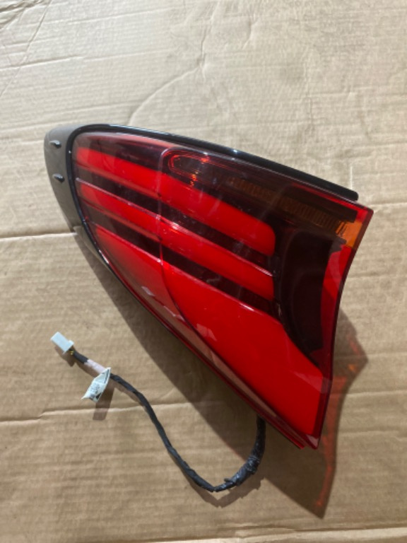 Tripla stop partea stanga spate aripa 81560-F4130-00 18959F 211671977 Toyota C-HR 2020 Hybrid