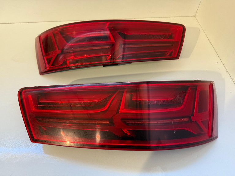 Tripla / Stop stanga / dreapta Audi Q7 4M 4M0945093E 4M0945094E