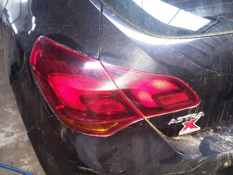 Tripla, stop stanga spate de pe aripa Opel Astra J - hatchback - 2011
