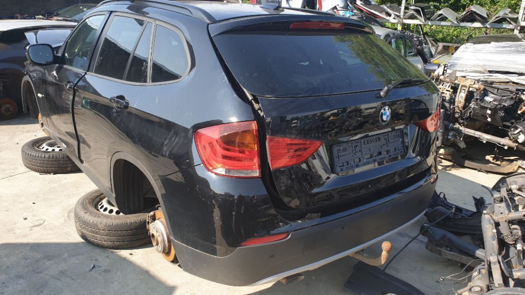 Triple bmw x1 e84 stanga/dreapta pe aripa sau (haion)