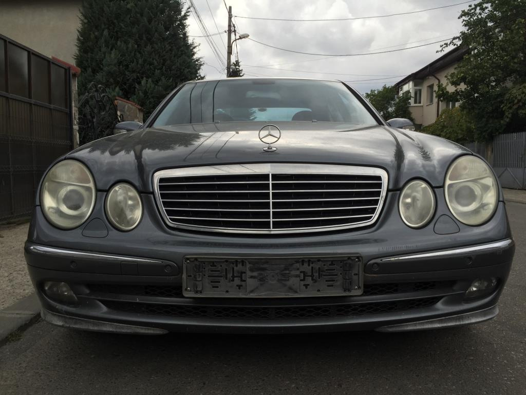 Triunghi reflectorizant Mercedes E320 CDI W211 2005-2006