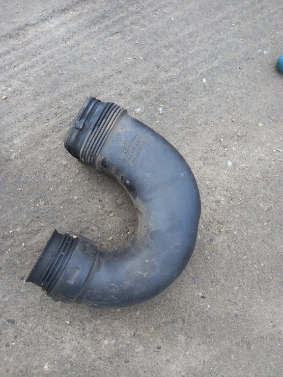 Tub aer VW Tiguan 2.0 TDI cod produs:5N0129618C/5N