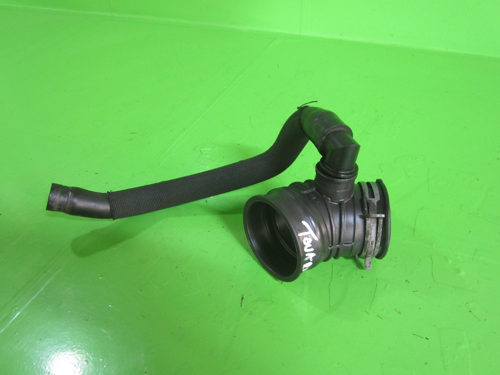 TUB / FURTUN / RACORD AER ADMISIE VW TOUAREG 3.0 V