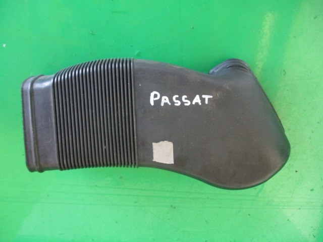 TUB / FURTUN / RACORD AER COD 8D0129617E VW PASSAT