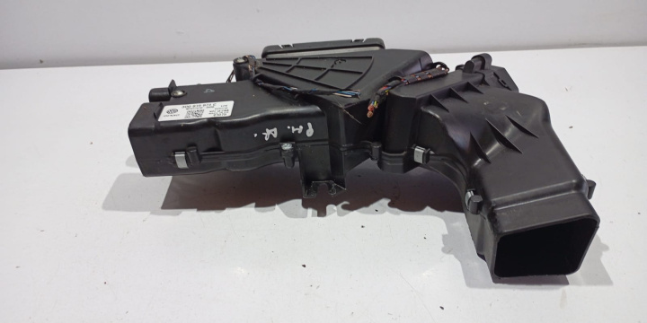 Tubulatura cu clapete si motoras ventilatie stanga 3D0819873C Volkswagen VW Phaeton [facelift] [2008 - 2010]