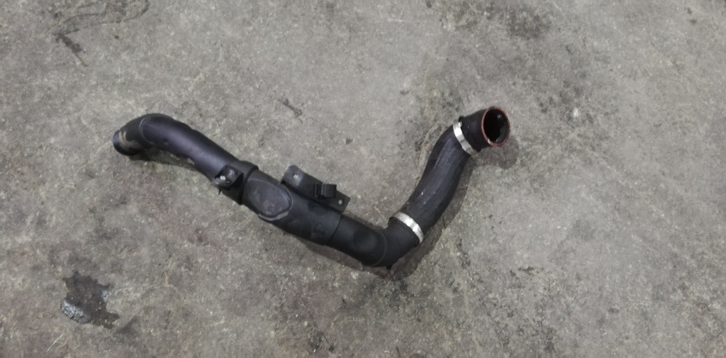Tubulatura intercooler VW Caddy 3 Facelift 1.6 TDI cod 1K0145840AA an 2011 2012 2013