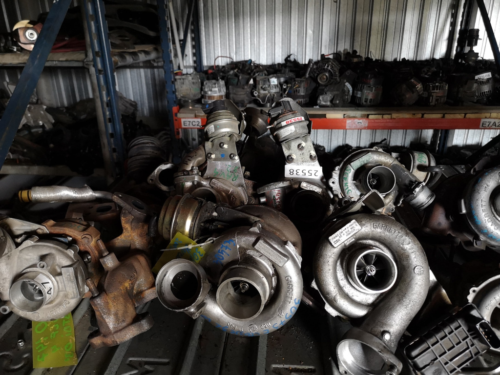 TURBINA PEUGEOT 206, 1.4 HDI, 2004 COD OEM : KP35-487599