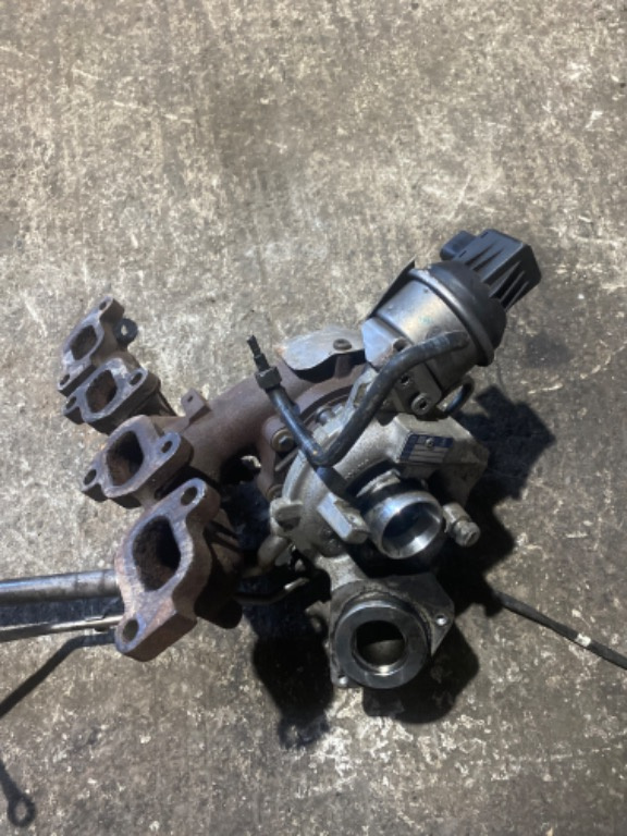 Turbina Turbosuflanta 03L253056G Vw Passat B7 Passat CC Tiguan Scirocco Skoda Superb 2 Seat Audi