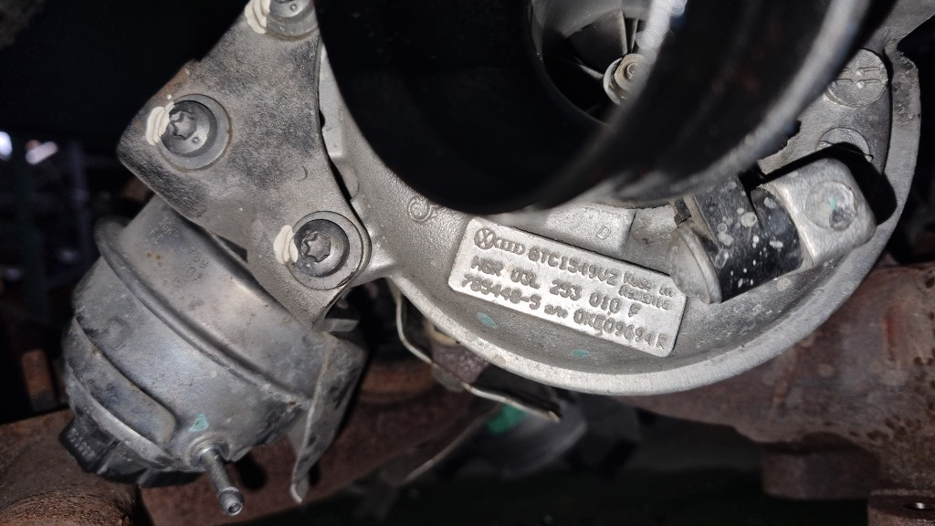 Turbina Vw Passat B7 Passat CC 2.0 170 cp cod 03L253010F