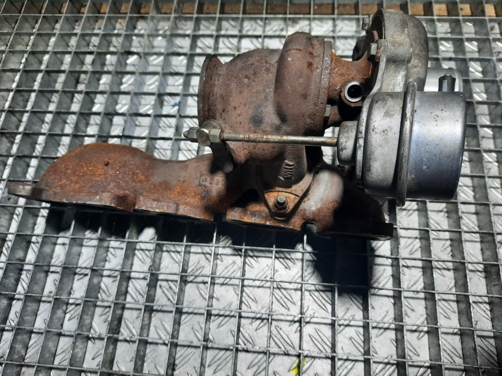 Turbosuflanta Fiat Doblo 1.6 TD MT 105 hp cod 55225012