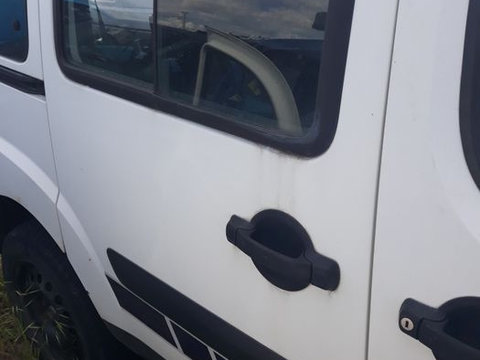 Ușa culisanta laterală dreapta Fiat Doblo completă