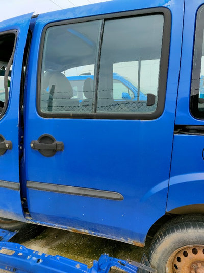 Ușa stanga spate culisantă albastru Fiat doblo a