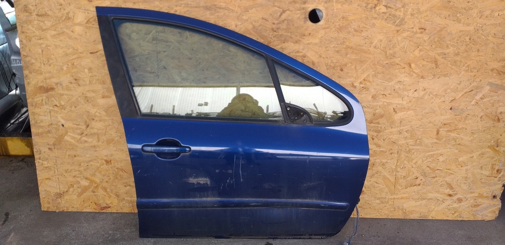Ușă dreapta față goală Peugeot 307, an fabricatie 2004