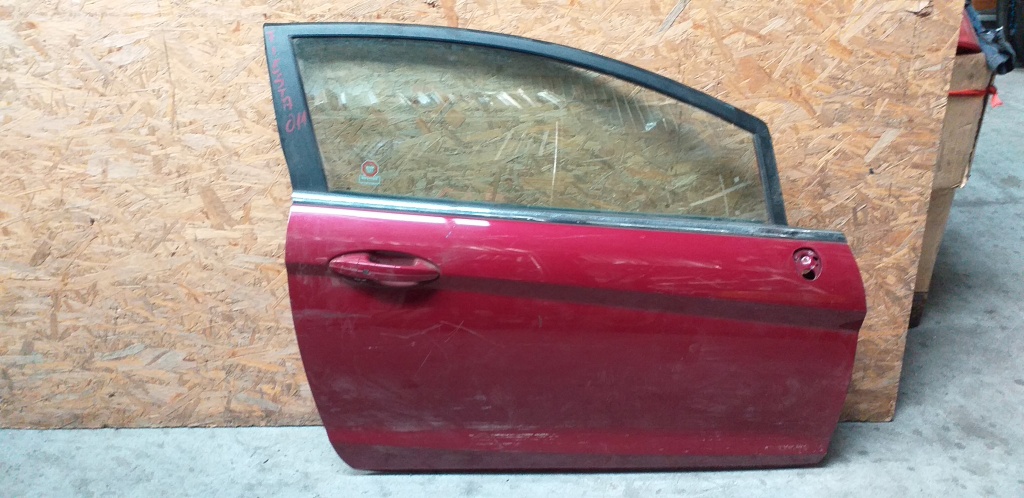 Ușă dreapta goală Ford Fiesta în două usi, an fabricatie 2011