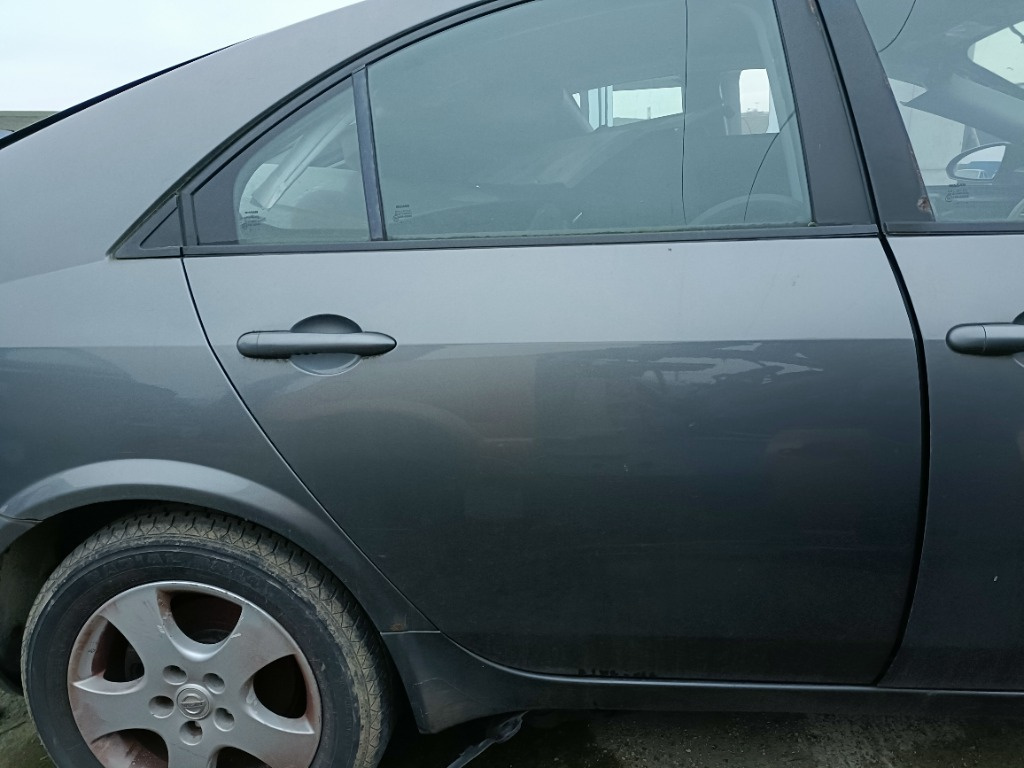 Ușă dreapta spate Nissan primera gri an 2004 hatchback