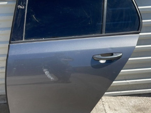 Ușă stânga spate Vw Golf 6 hatchback 2009-2012 (prezintă o zgârietură)