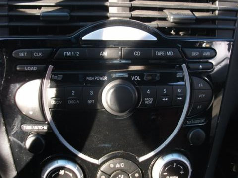 Unitate CD Player + magazie interna 6CDcomenzi climatizare Mazda RX 8 An 2005192 cp