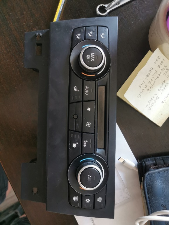 Unitate climatronic pentru BMW X1 ,E84, seria 3 E90,E91,E92,E93 an 2010 panou clima 9221852