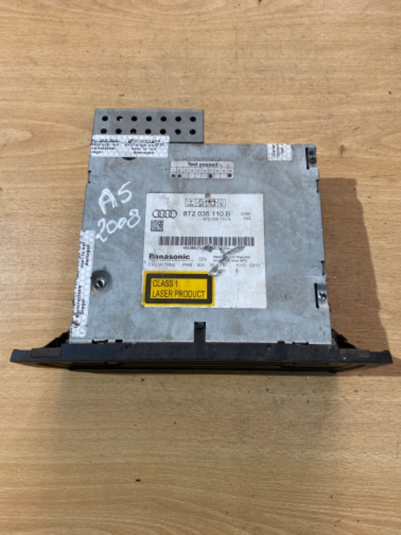 Unitate radio CD player casetofon 8T2035110B 8T2035110A Audi A5 2008 A4 B8